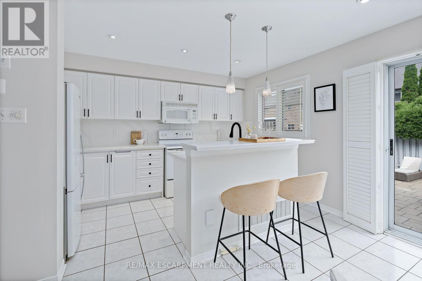 5111 Silvercreek Drive, Burlington, Ontario  L7L 6K5 - Photo 10 - W13594022
