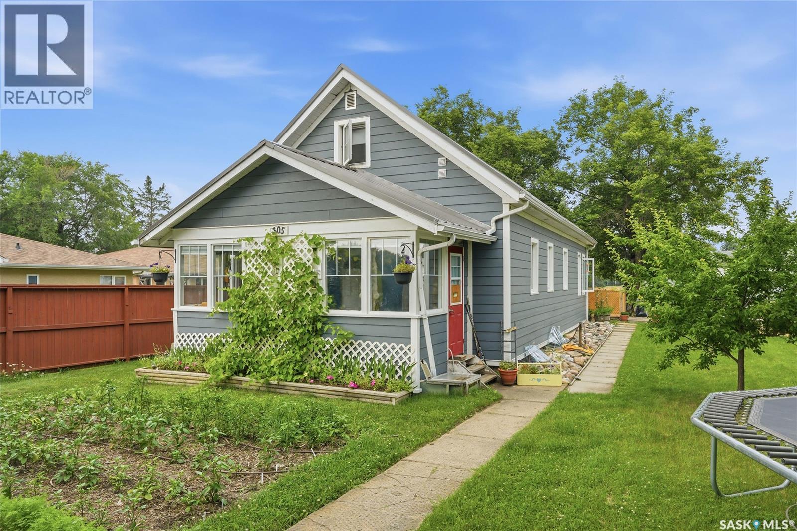 305 2nd AVENUE, borden, Saskatchewan