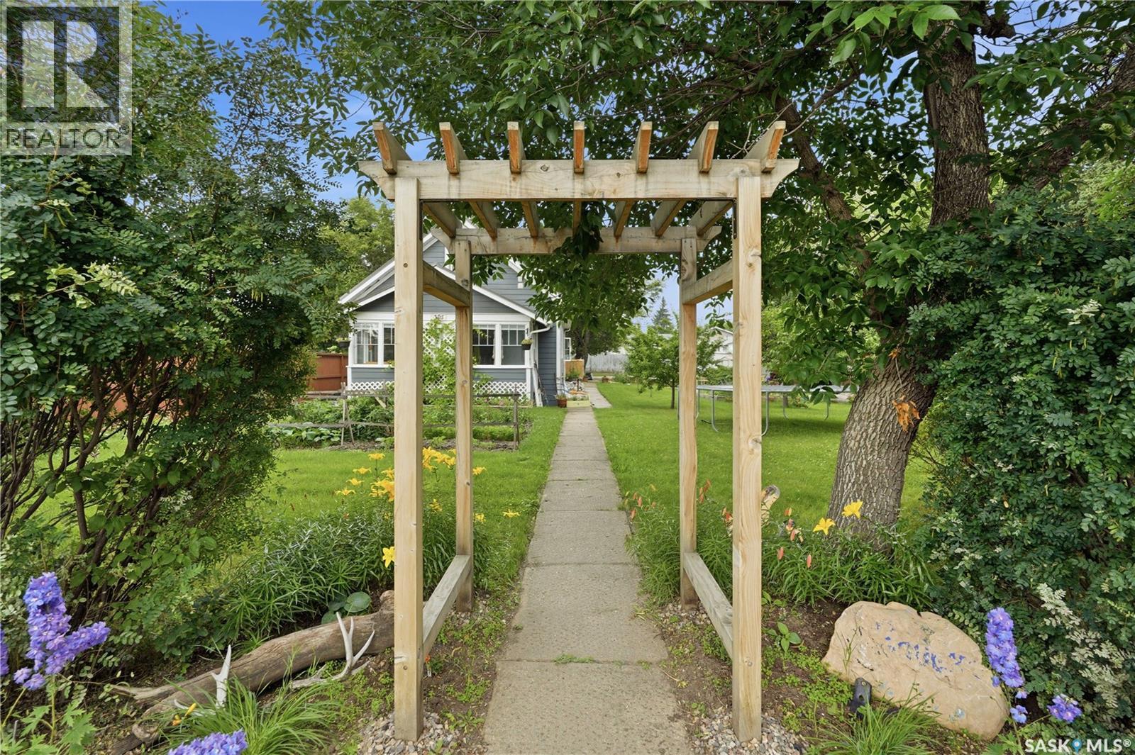 305 2nd Avenue, Borden, Saskatchewan  S0K 0N0 - Photo 2 - SK043353