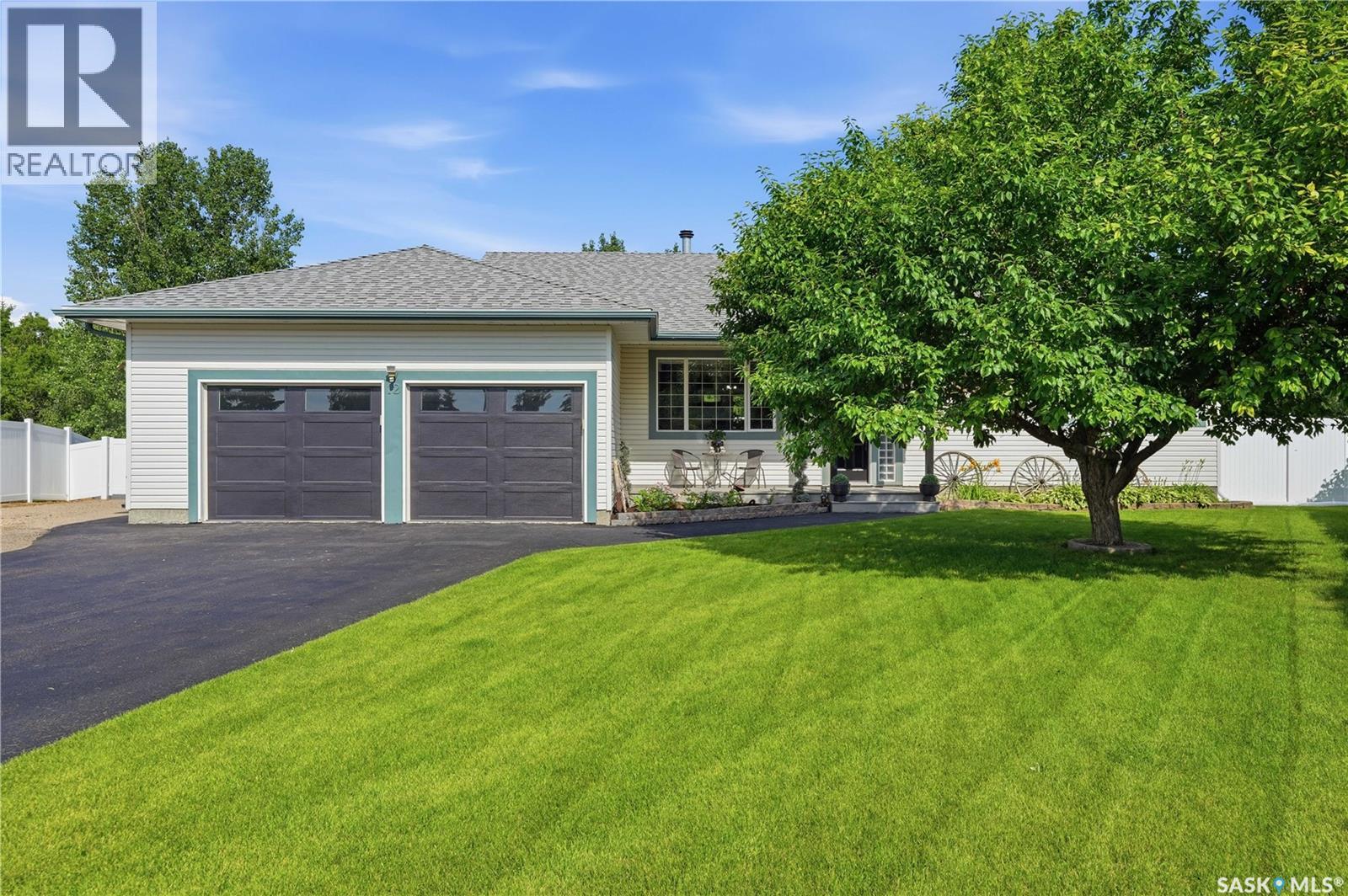 12 Stern Place, Edenwold Rm No.158, Saskatchewan  S4L 1B2 - Photo 2 - SK043305