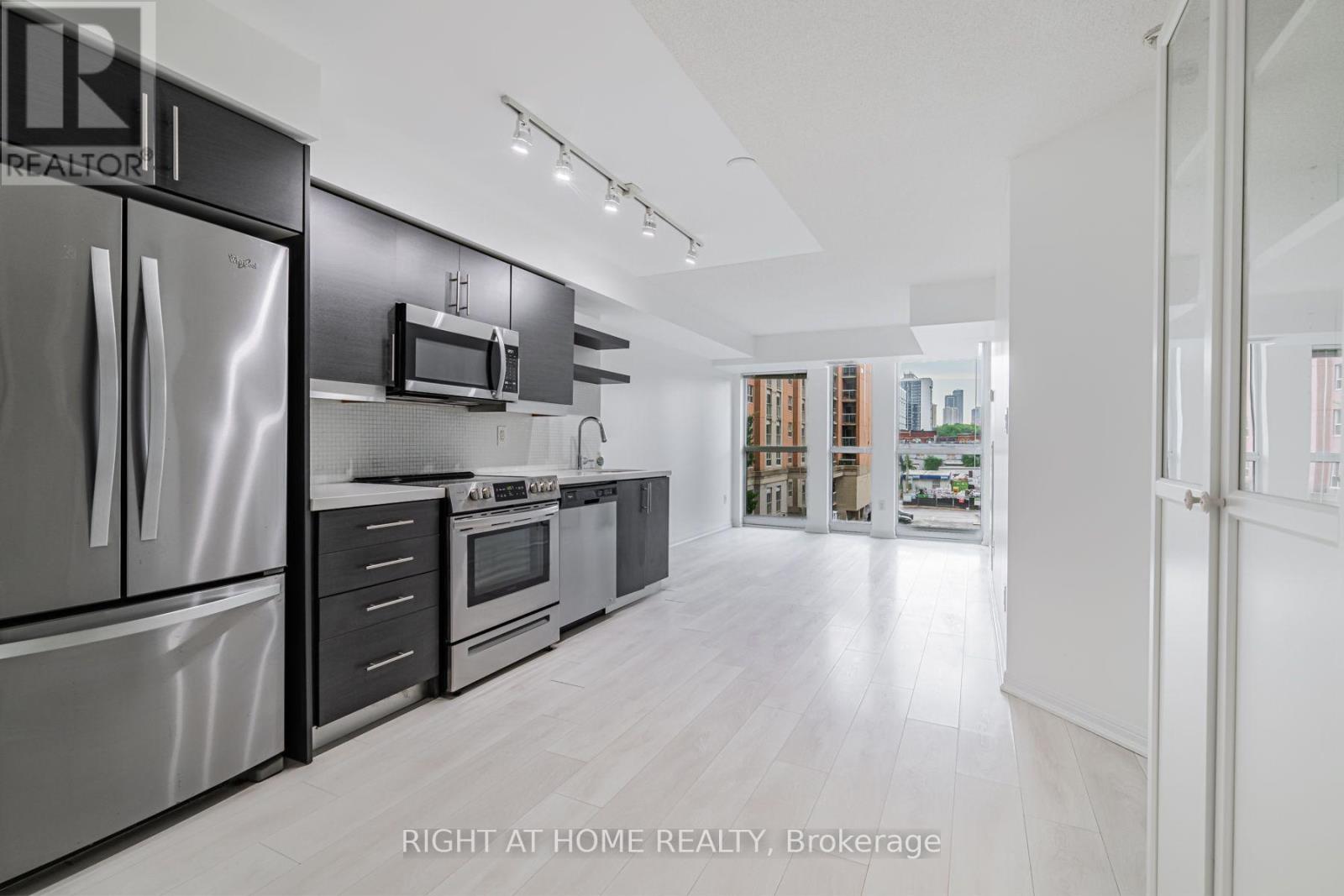 516 - 400 ADELAIDE STREET E, Toronto, Ontario