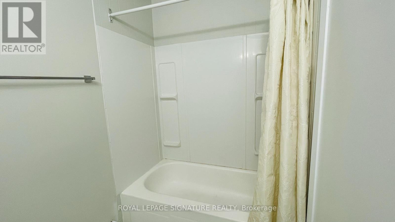 75 (Upper) - 1100 Oxford Street, Oshawa (Lakeview), Ontario  L1J 6G4 - Photo 13 - E13594062
