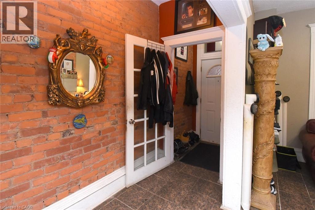 22 Picton Street E, Hamilton, Ontario  L8L 3W3 - Photo 4 - 40850255