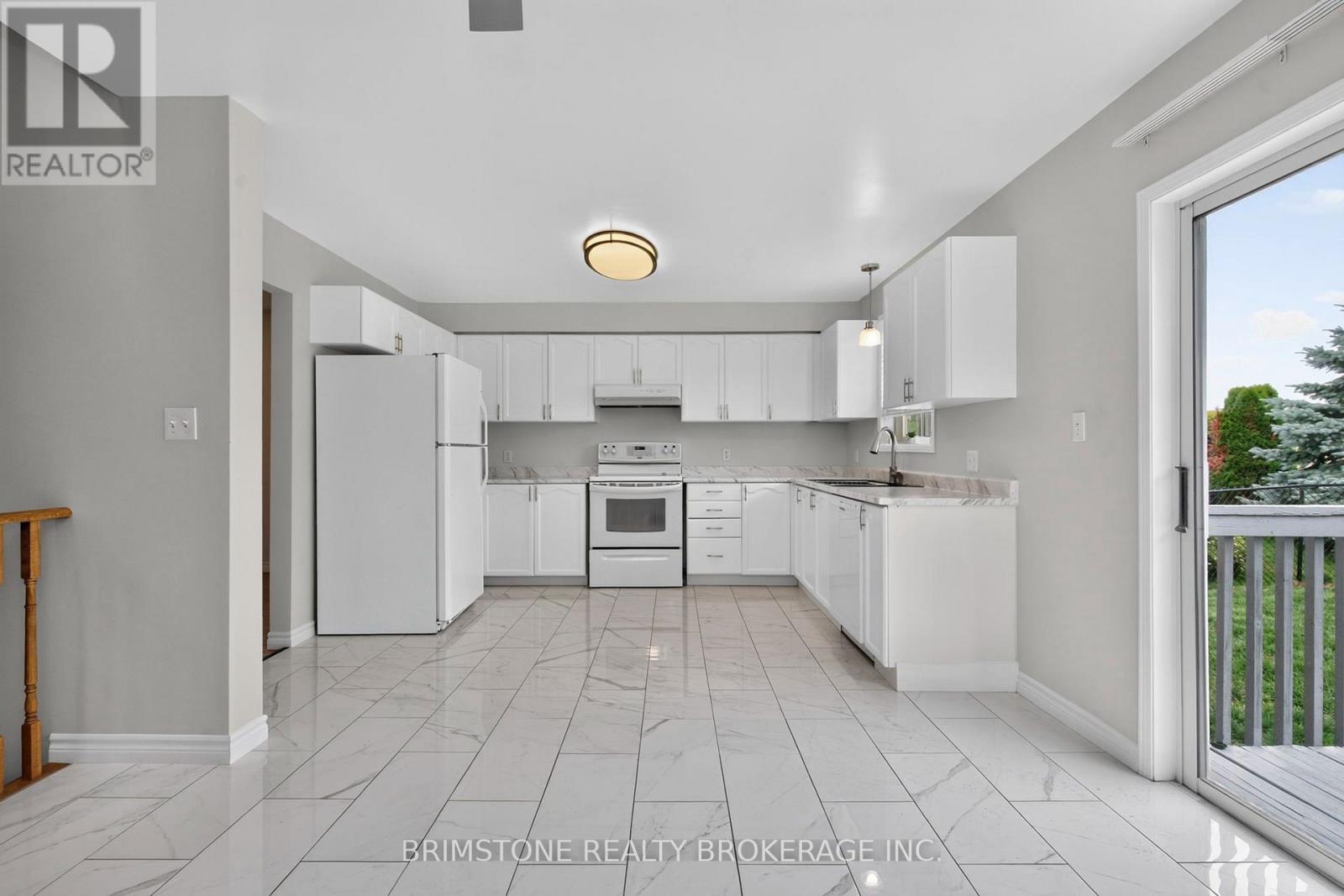 28 Selkirk Crescent, Barrie, Ontario  L4N 8G2 - Photo 14 - S13594052