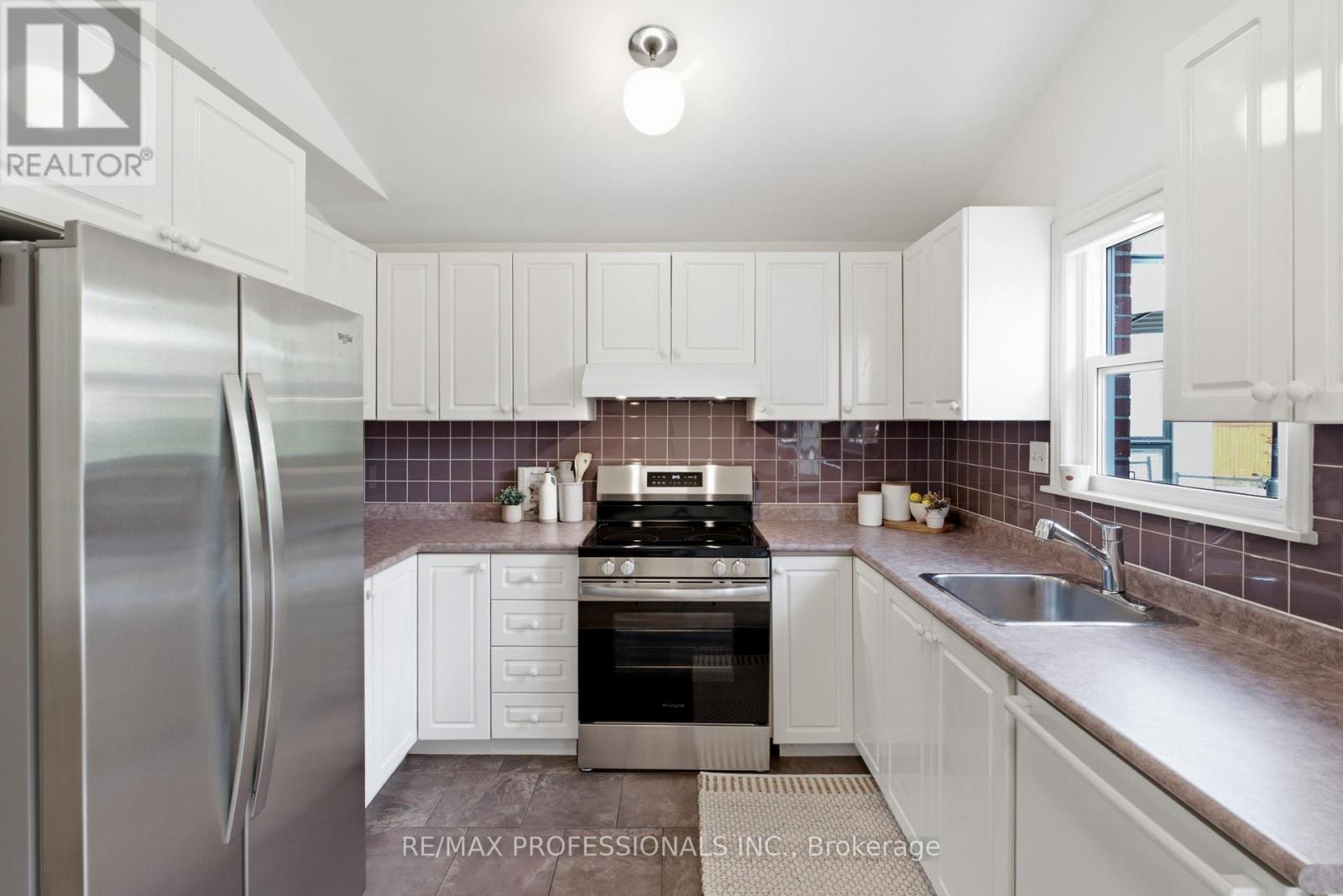 89 Glen Agar Drive, Toronto, Ontario  M9B 5M3 - Photo 17 - W13594220