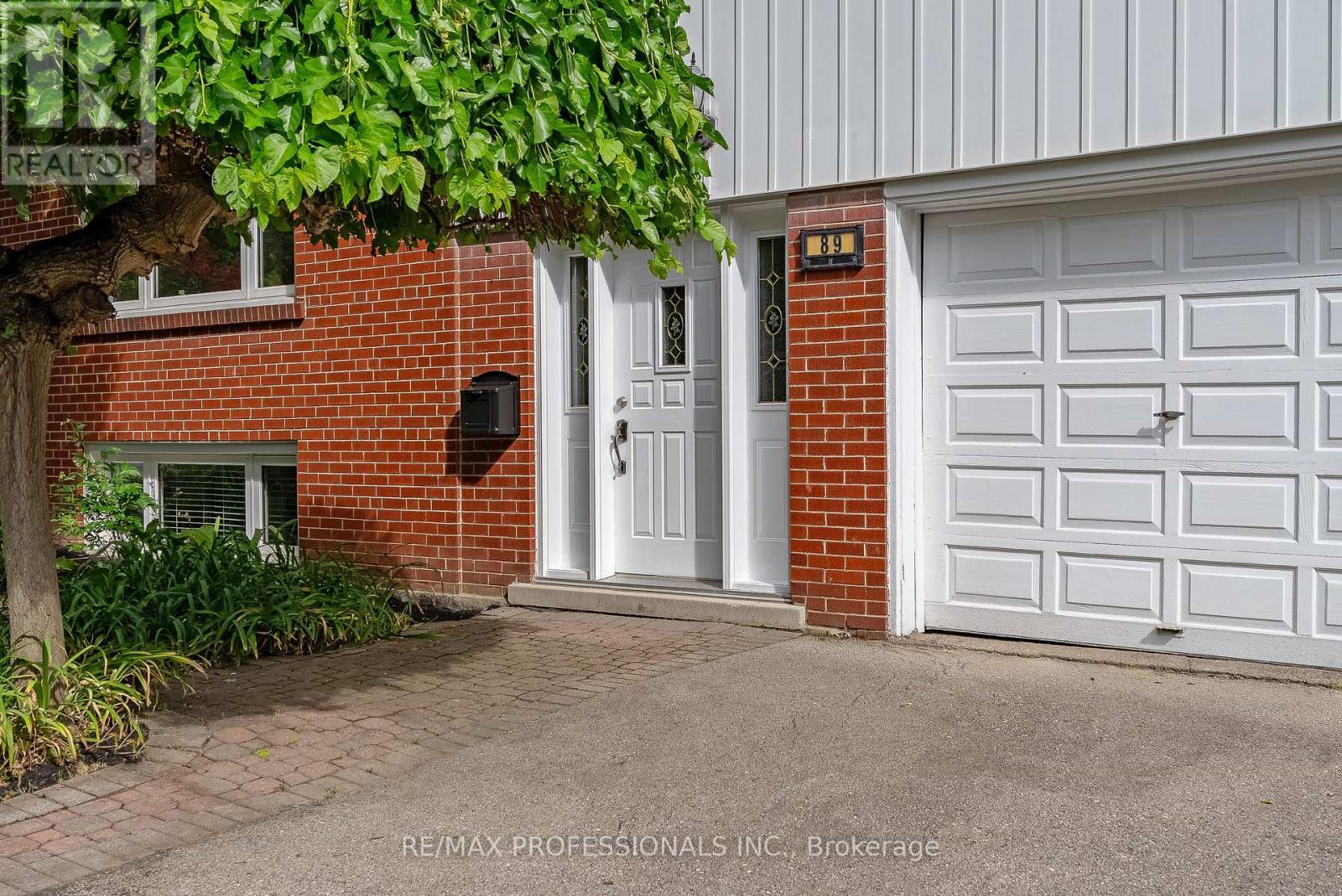 89 Glen Agar Drive, Toronto, Ontario  M9B 5M3 - Photo 2 - W13594220