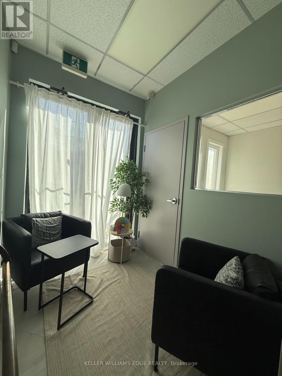 51 Benton Street, Kitchener, Ontario  N2G 4L9 - Photo 17 - X13594078