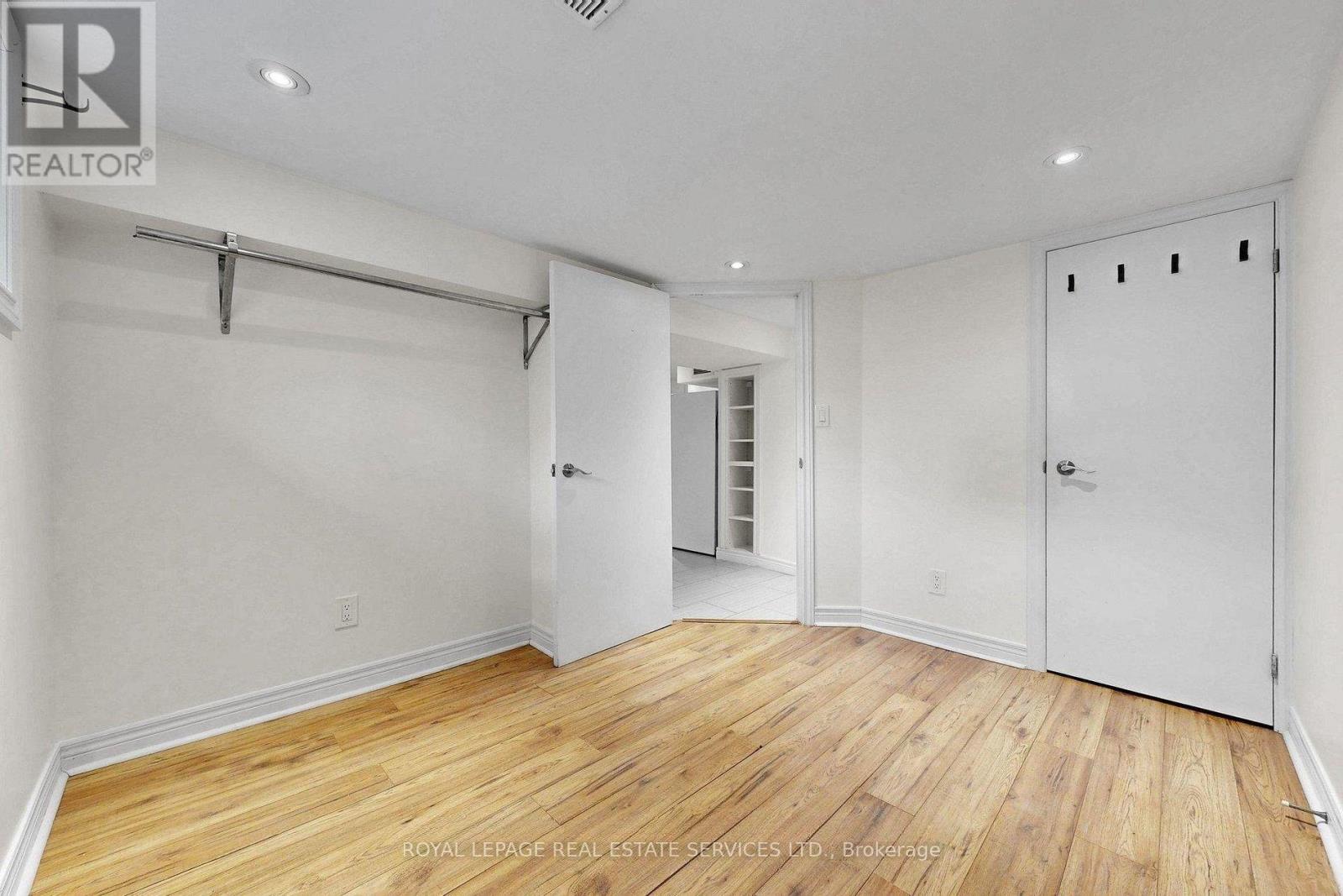 Lower - 119 Essex Street, Toronto, Ontario  M6G 1T4 - Photo 7 - W13592506