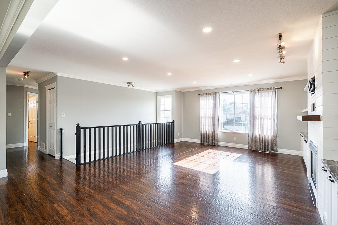8282 Melburn Drive, Mission, British Columbia  V2V 7H3 - Photo 5 - R3134679