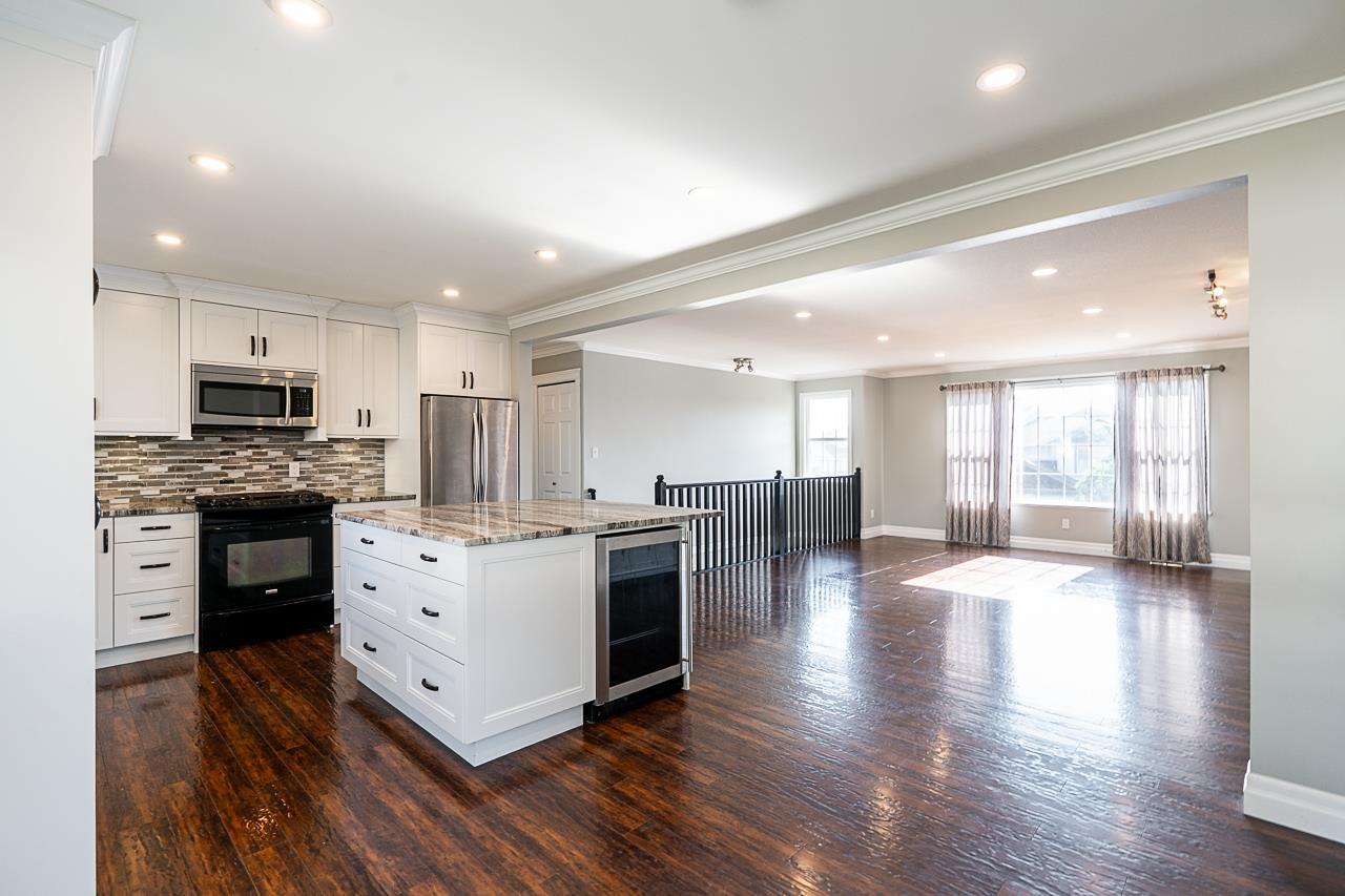 8282 Melburn Drive, Mission, British Columbia  V2V 7H3 - Photo 14 - R3134679