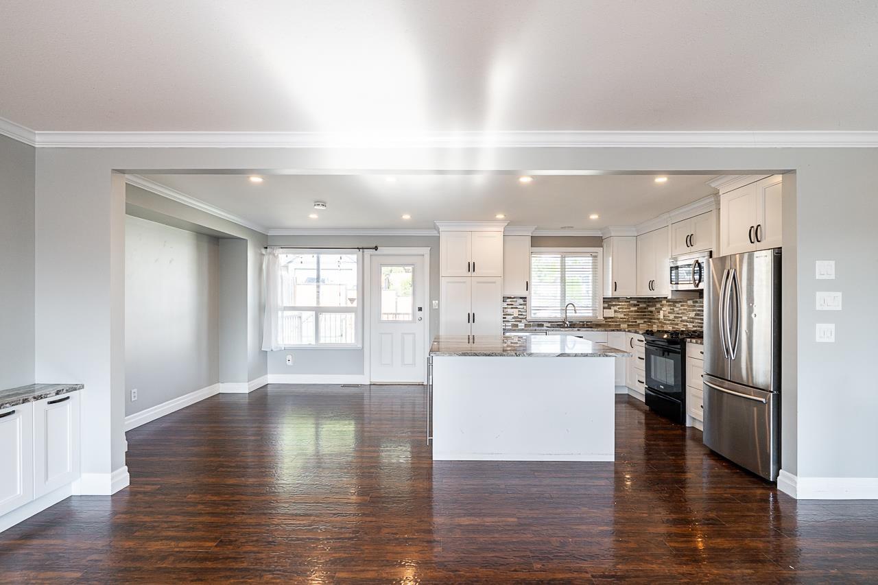 8282 Melburn Drive, Mission, British Columbia  V2V 7H3 - Photo 9 - R3134679