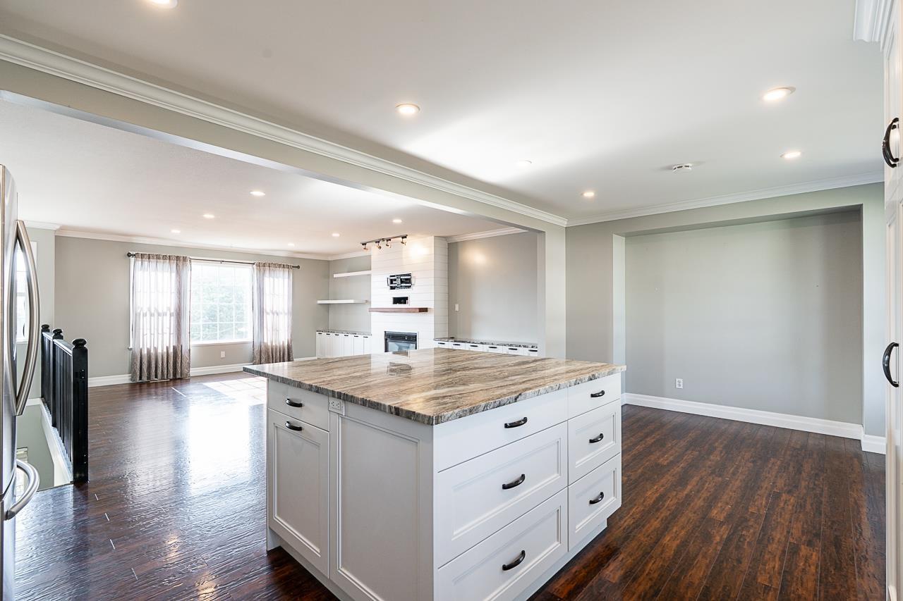 8282 Melburn Drive, Mission, British Columbia  V2V 7H3 - Photo 12 - R3134679