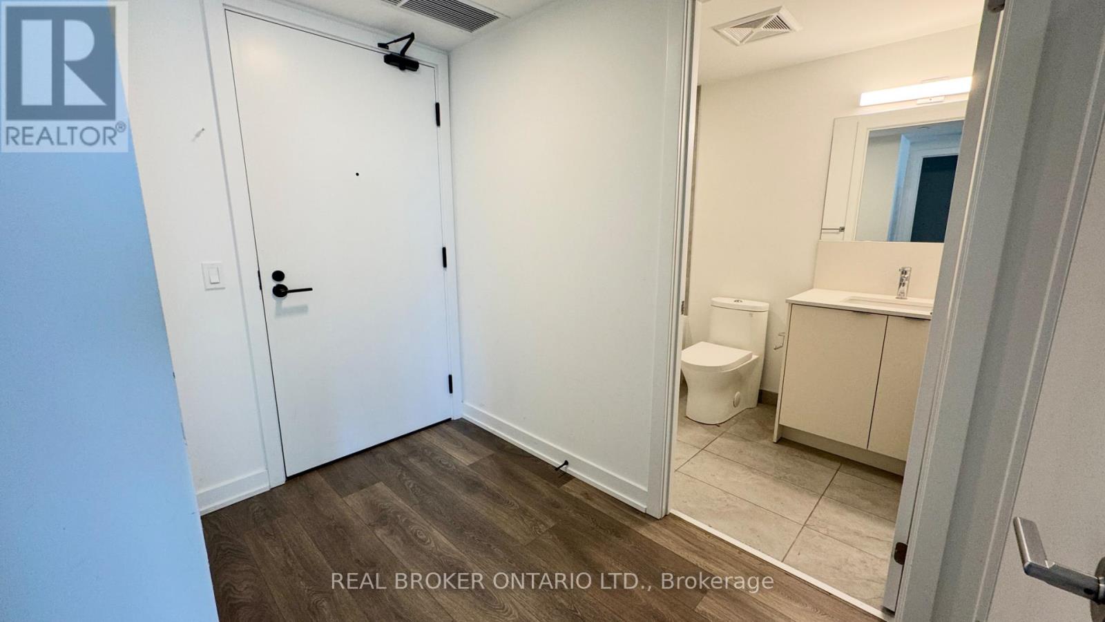 416 B - 1604 Charles Street, Whitby, Ontario  L1N 0P2 - Photo 2 - E13594368