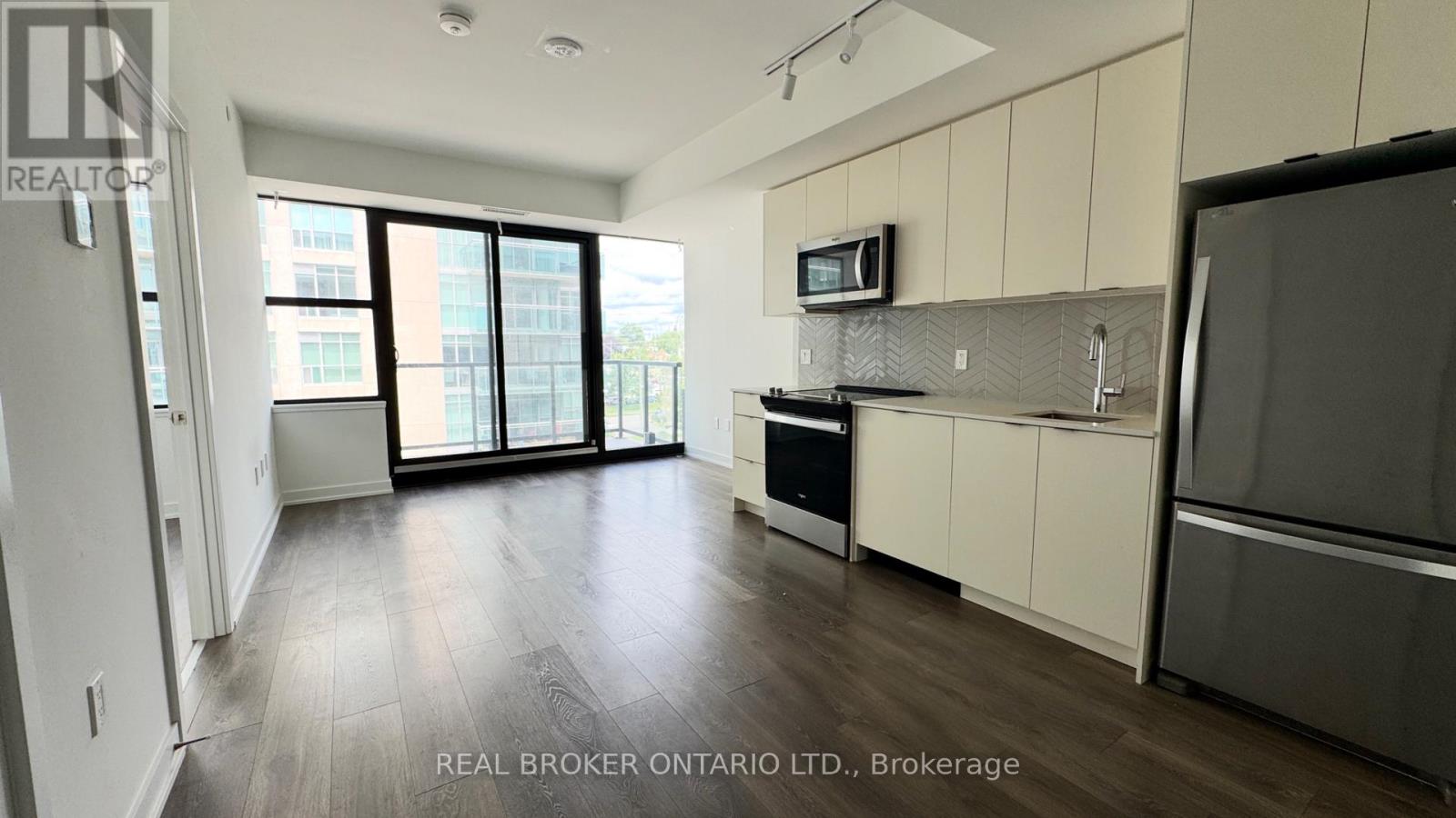 416 B - 1604 Charles Street, Whitby, Ontario  L1N 0P2 - Photo 3 - E13594368
