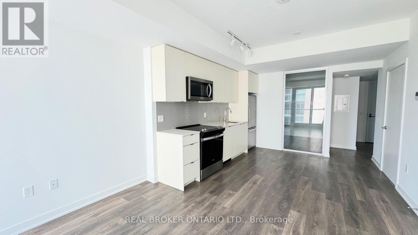 416 B - 1604 Charles Street, Whitby, Ontario  L1N 0P2 - Photo 4 - E13594368