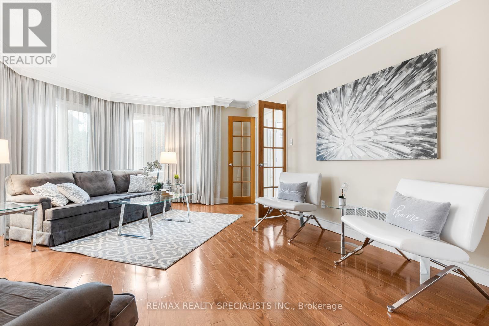 3251 Trelawny Circle, Mississauga, Ontario  L5N 5G7 - Photo 5 - W13594258