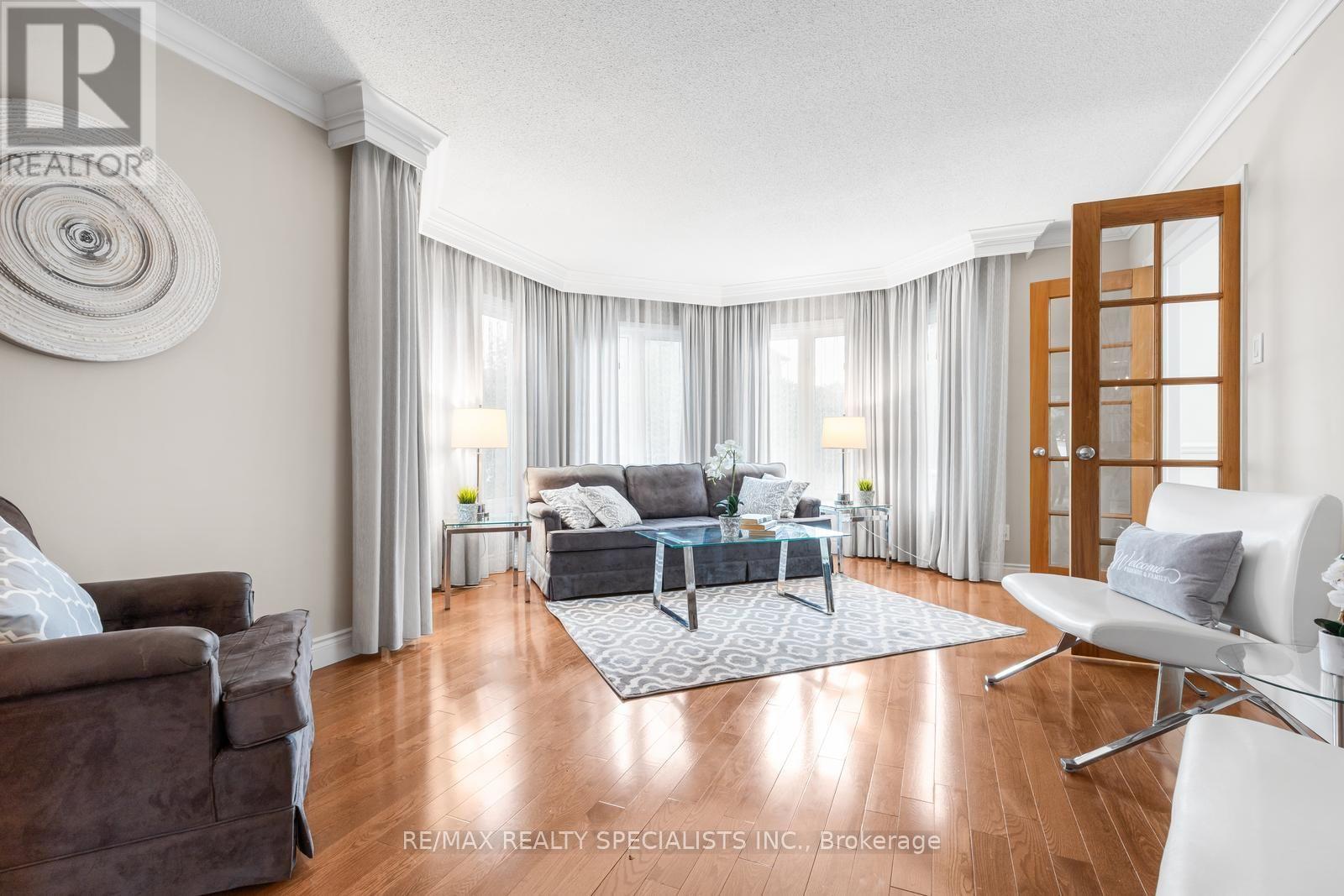 3251 Trelawny Circle, Mississauga, Ontario  L5N 5G7 - Photo 6 - W13594258