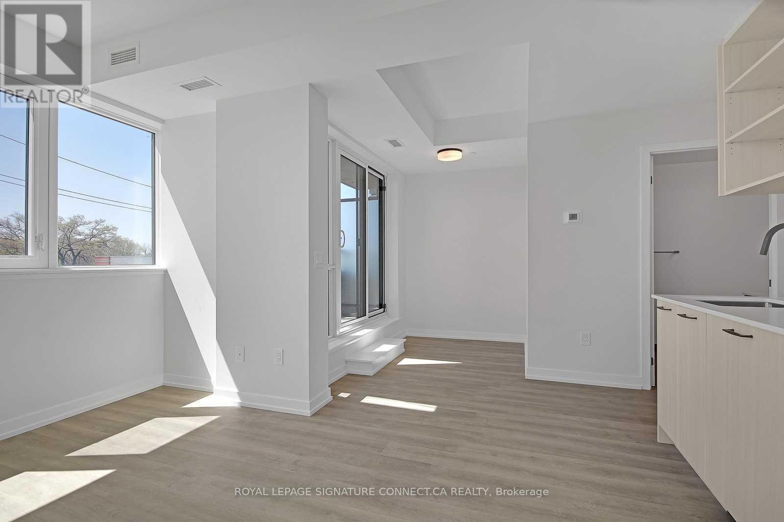 309 - 2300 St. Clair Avenue W, Toronto, Ontario  M6N 1K8 - Photo 6 - W13594304