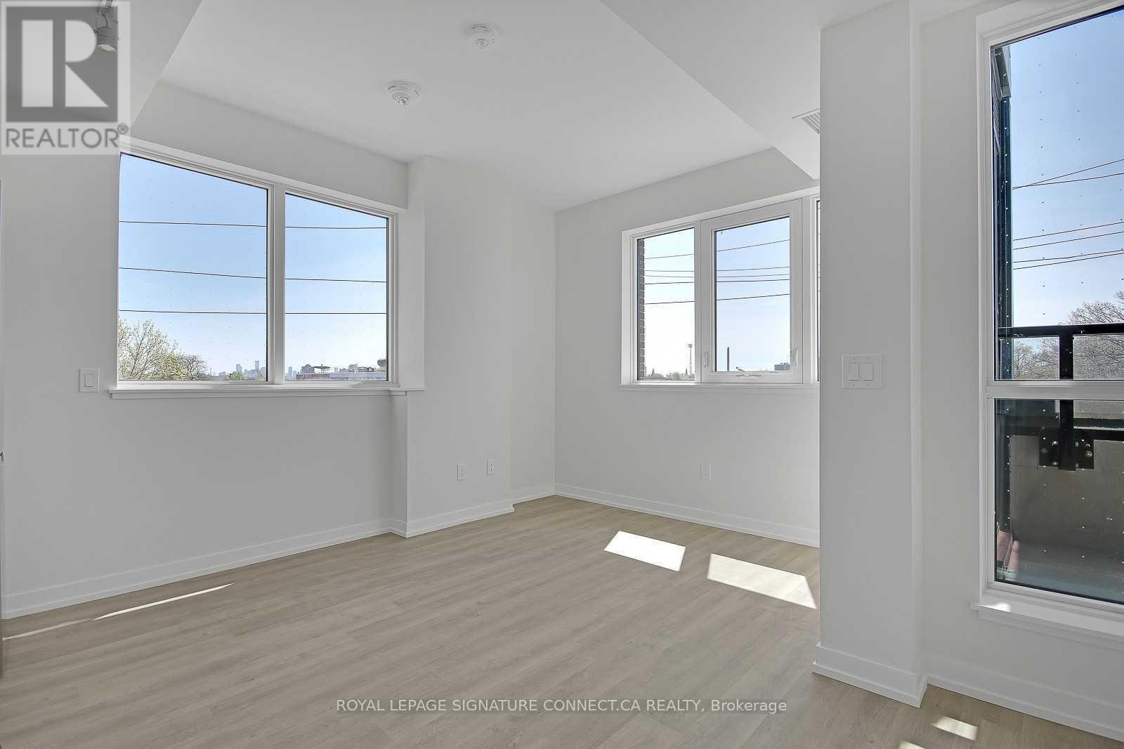 309 - 2300 St. Clair Avenue W, Toronto, Ontario  M6N 1K8 - Photo 8 - W13594304
