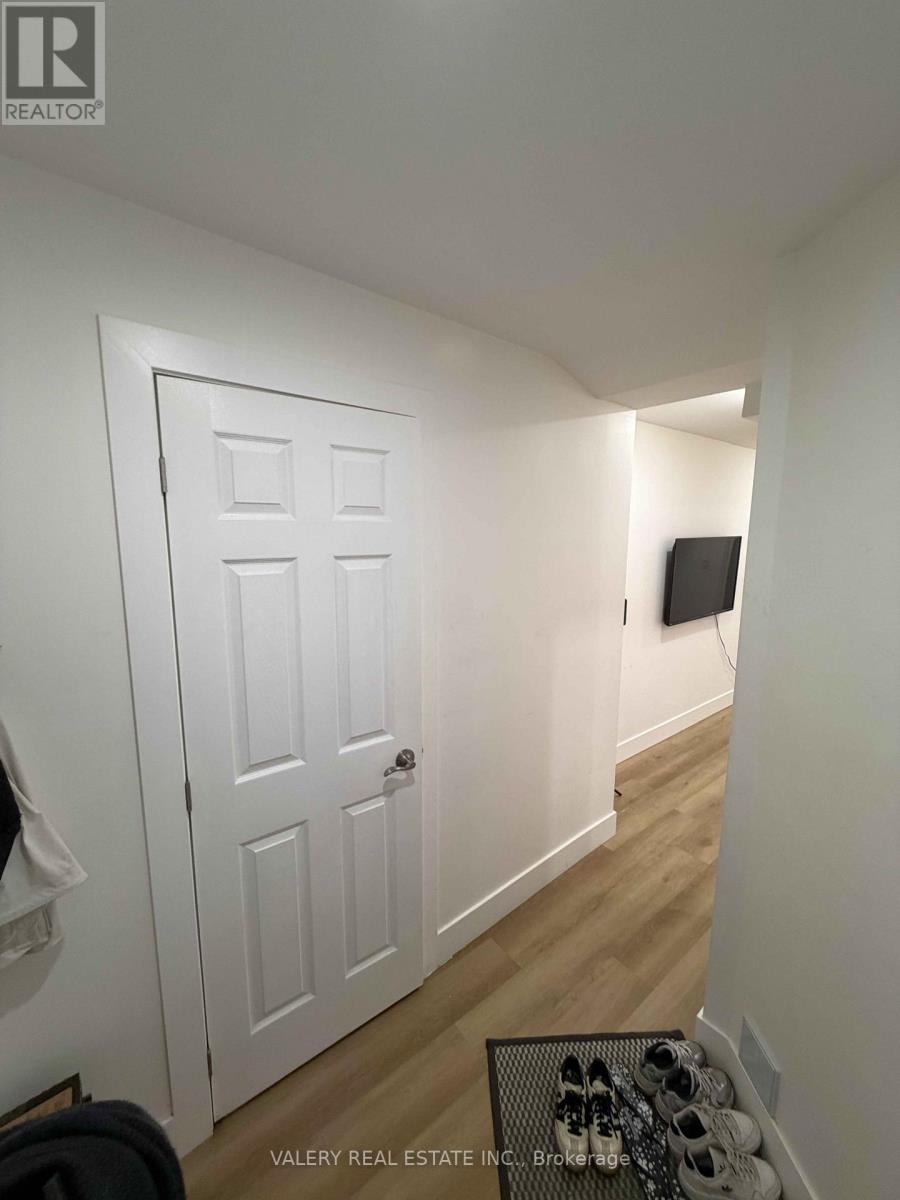 Lower - 1502 Dufferin Street, Toronto, Ontario  M6H 3L4 - Photo 3 - W13594332