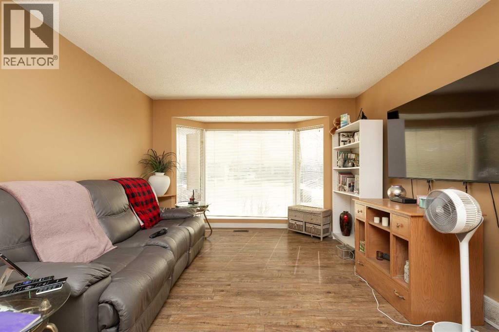 78 Pensacola Court W, Lethbridge, Alberta  T1K 4R6 - Photo 5 - A2307815