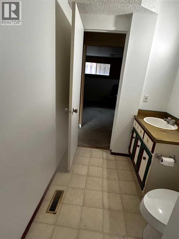 78 Pensacola Court W, Lethbridge, Alberta  T1K 4R6 - Photo 28 - A2307815