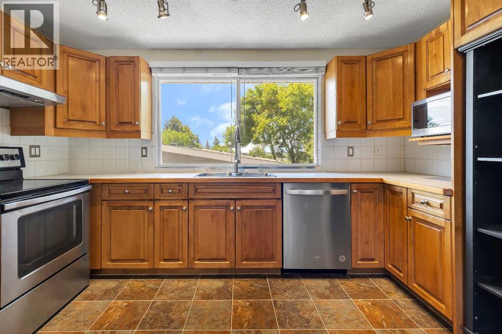 3415 Benton Drive NW, Calgary, Alberta  T2L 1W7 - Photo 9 - A2328713