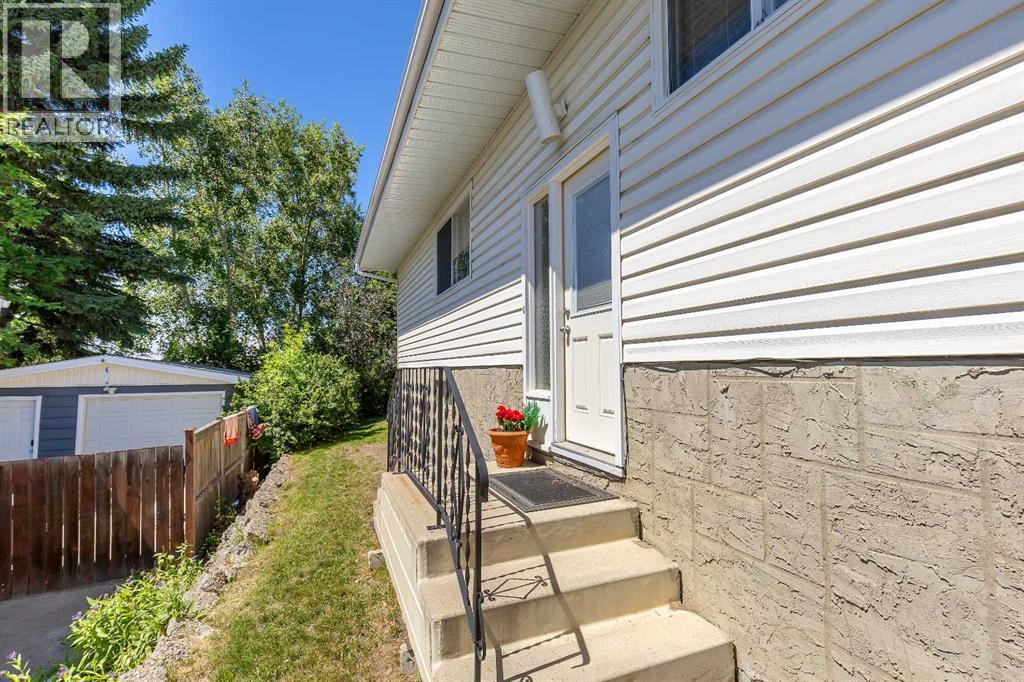 3415 Benton Drive NW, Calgary, Alberta  T2L 1W7 - Photo 20 - A2328713