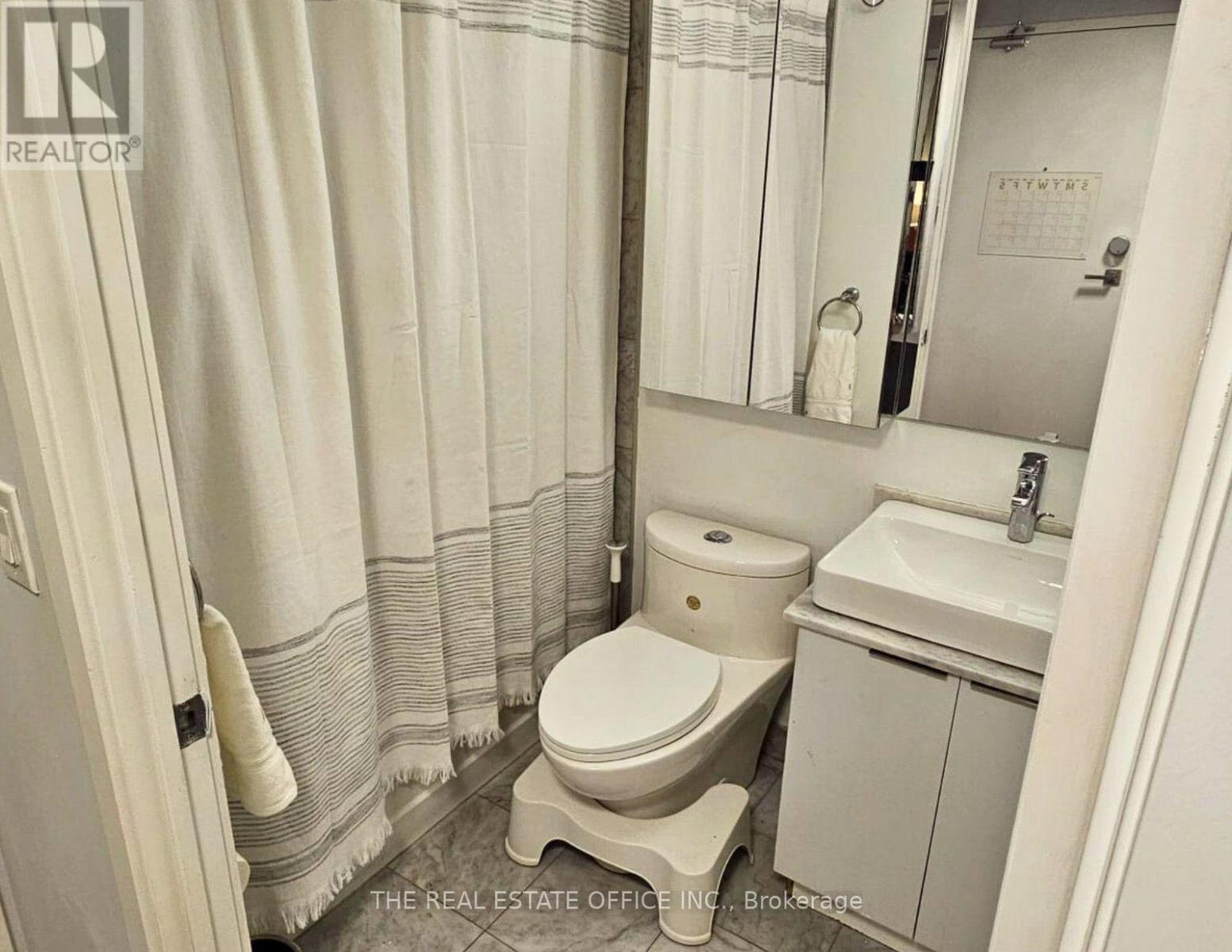 14 York Street, Toronto, Ontario  M5J 2Z2 - Photo 12 - C13594384