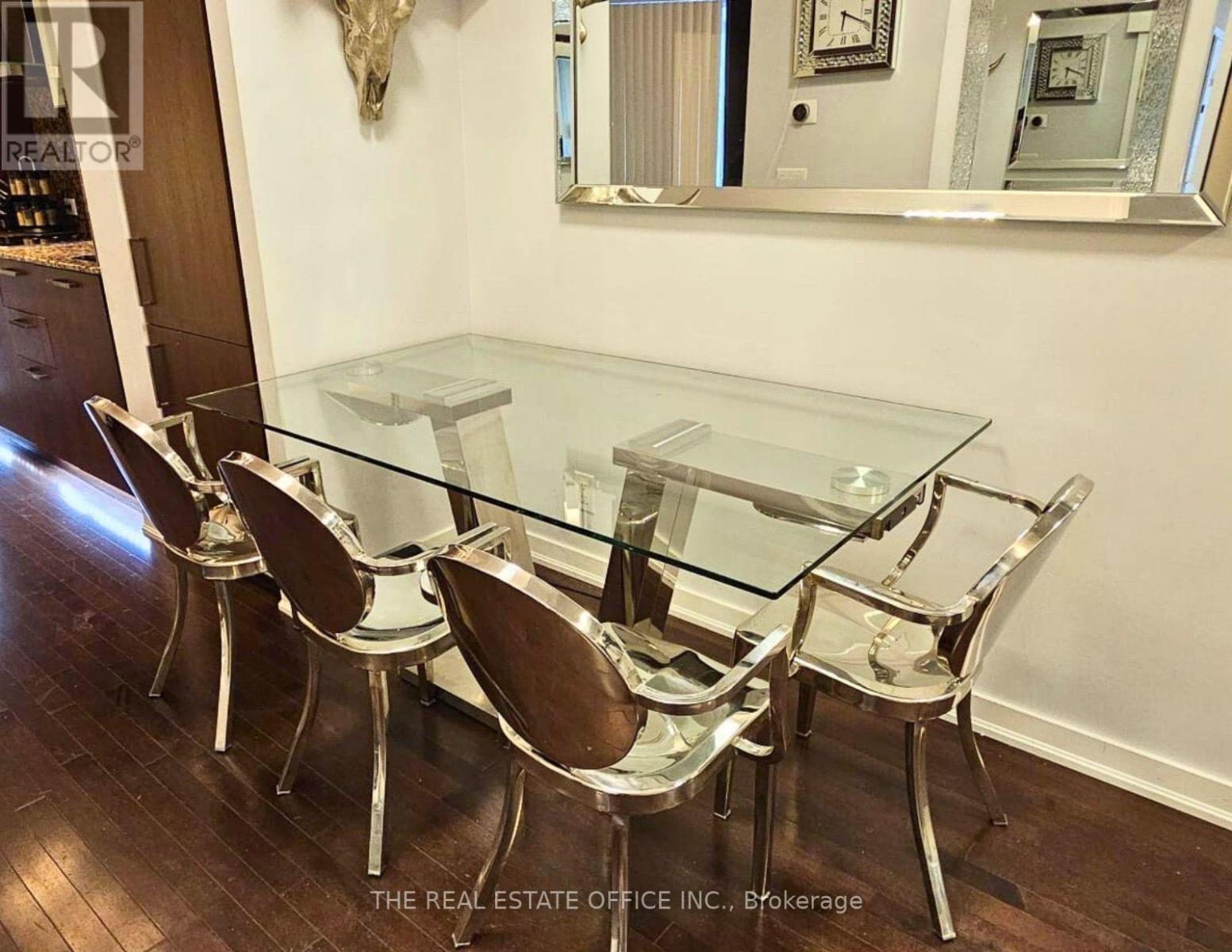 14 York Street, Toronto, Ontario  M5J 2Z2 - Photo 2 - C13594384