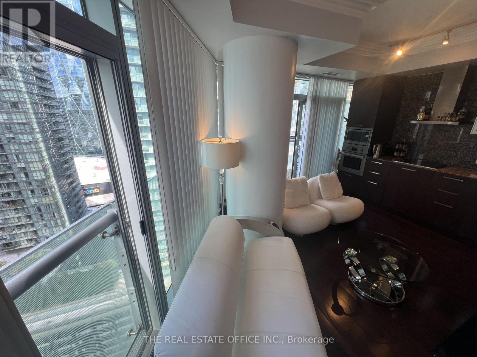 14 York Street, Toronto, Ontario  M5J 2Z2 - Photo 8 - C13594384