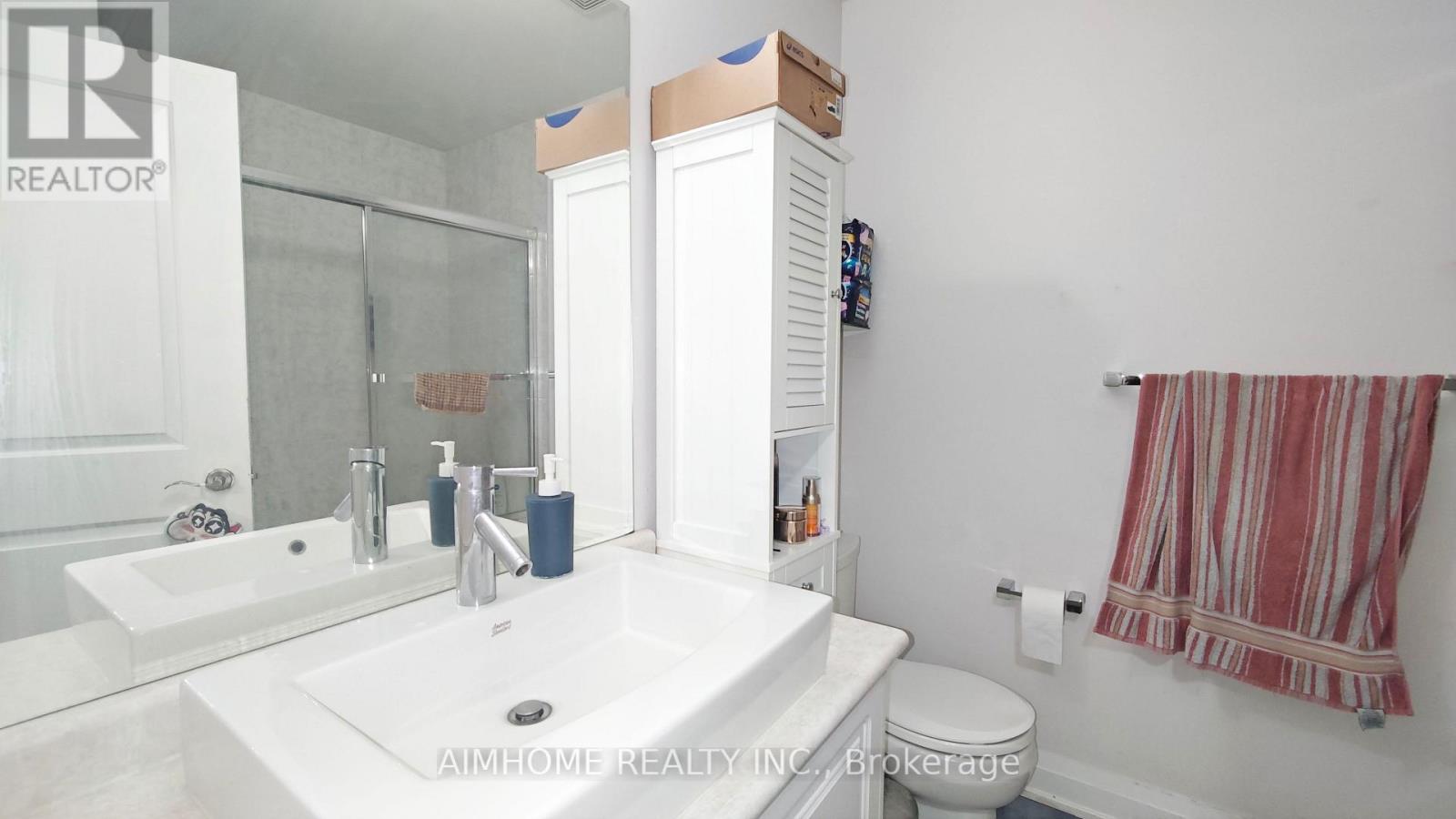 40 Raffeix Lane, Toronto, Ontario  M5A 0G5 - Photo 16 - C13594454