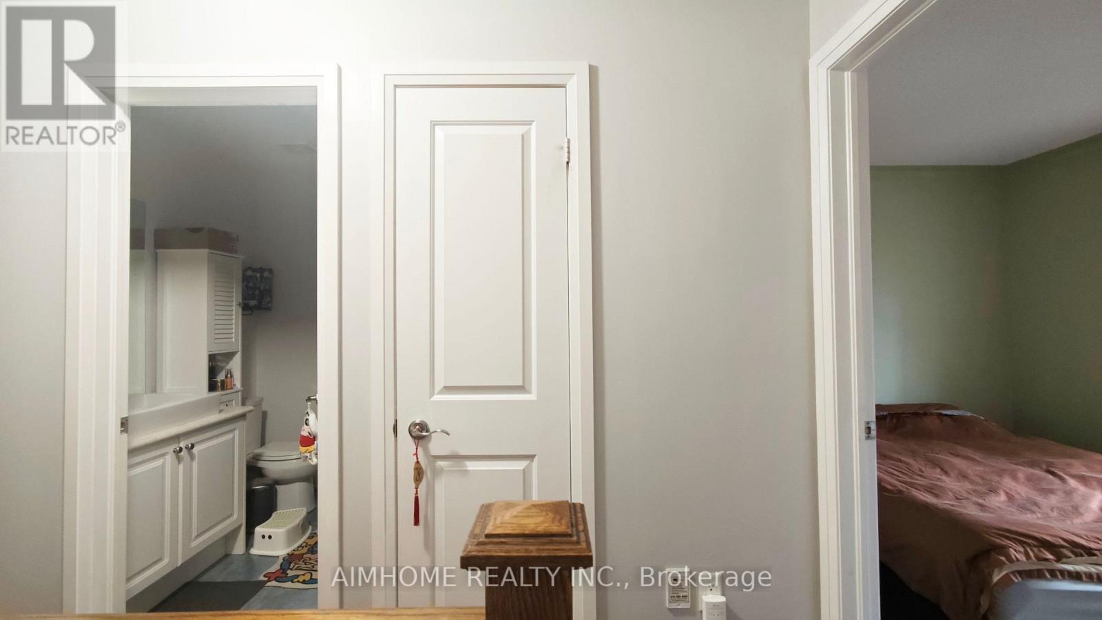 40 Raffeix Lane, Toronto, Ontario  M5A 0G5 - Photo 17 - C13594454