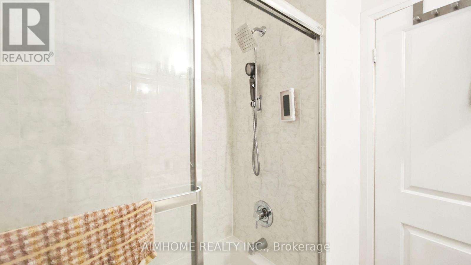 40 Raffeix Lane, Toronto, Ontario  M5A 0G5 - Photo 18 - C13594454