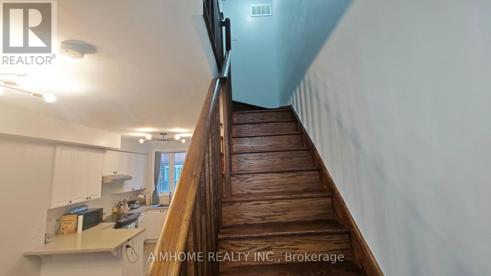 40 Raffeix Lane, Toronto, Ontario  M5A 0G5 - Photo 3 - C13594454