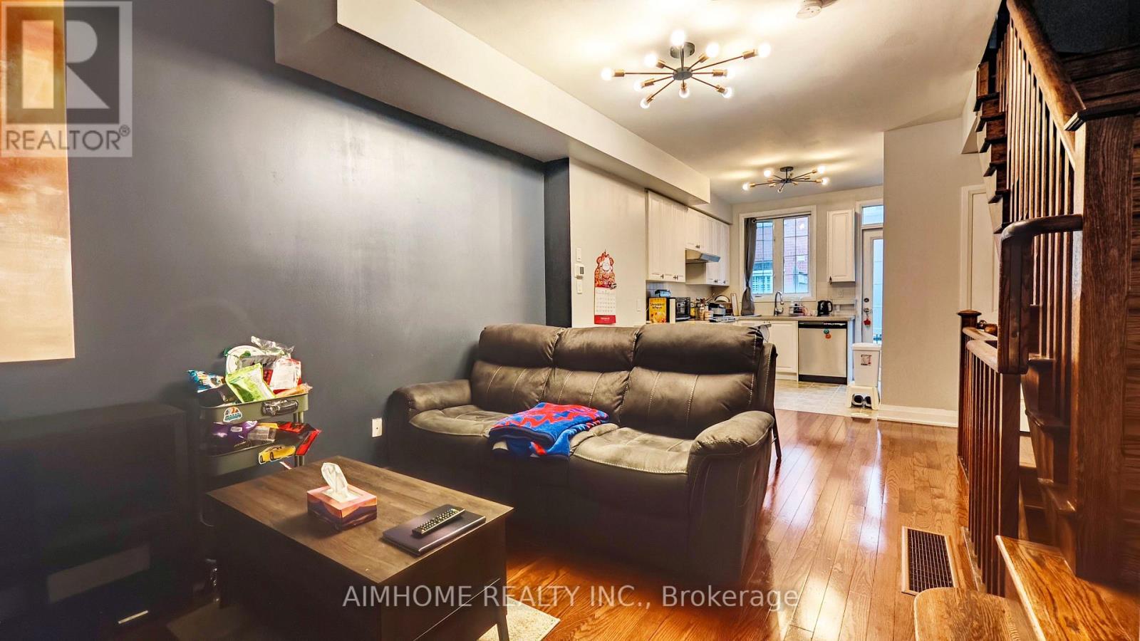 40 Raffeix Lane, Toronto, Ontario  M5A 0G5 - Photo 6 - C13594454