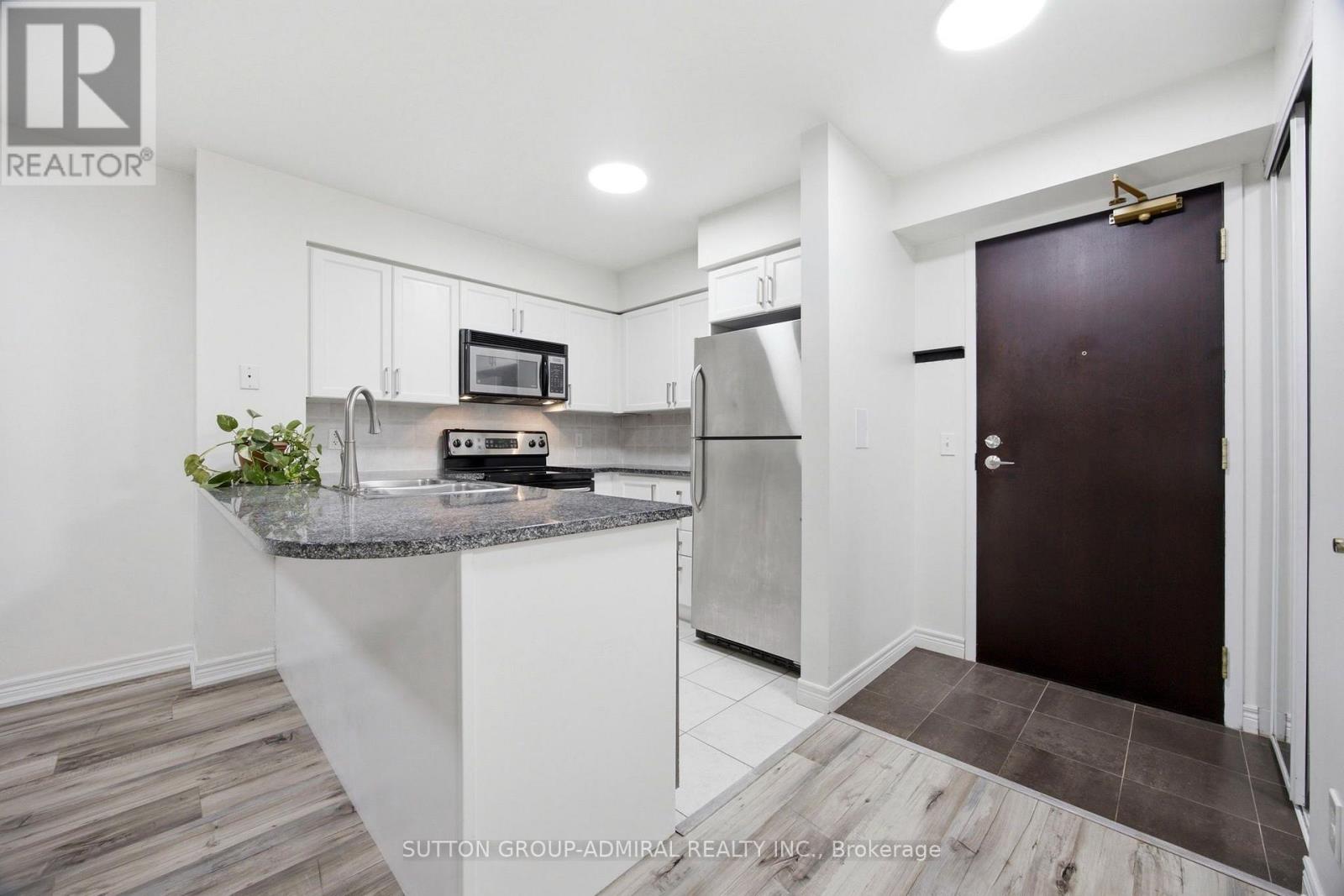 309 - 30 Grand Trunk Crescent, Toronto, Ontario  M5J 3A4 - Photo 3 - C13594604
