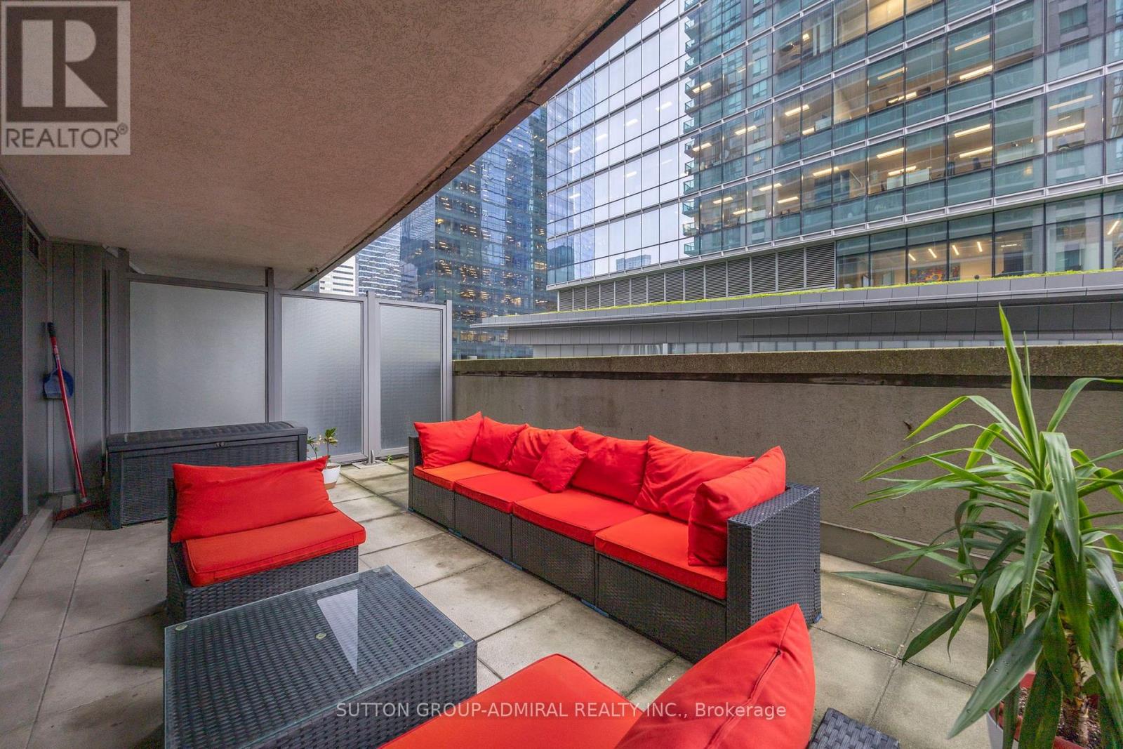 309 - 30 Grand Trunk Crescent, Toronto, Ontario  M5J 3A4 - Photo 4 - C13594604