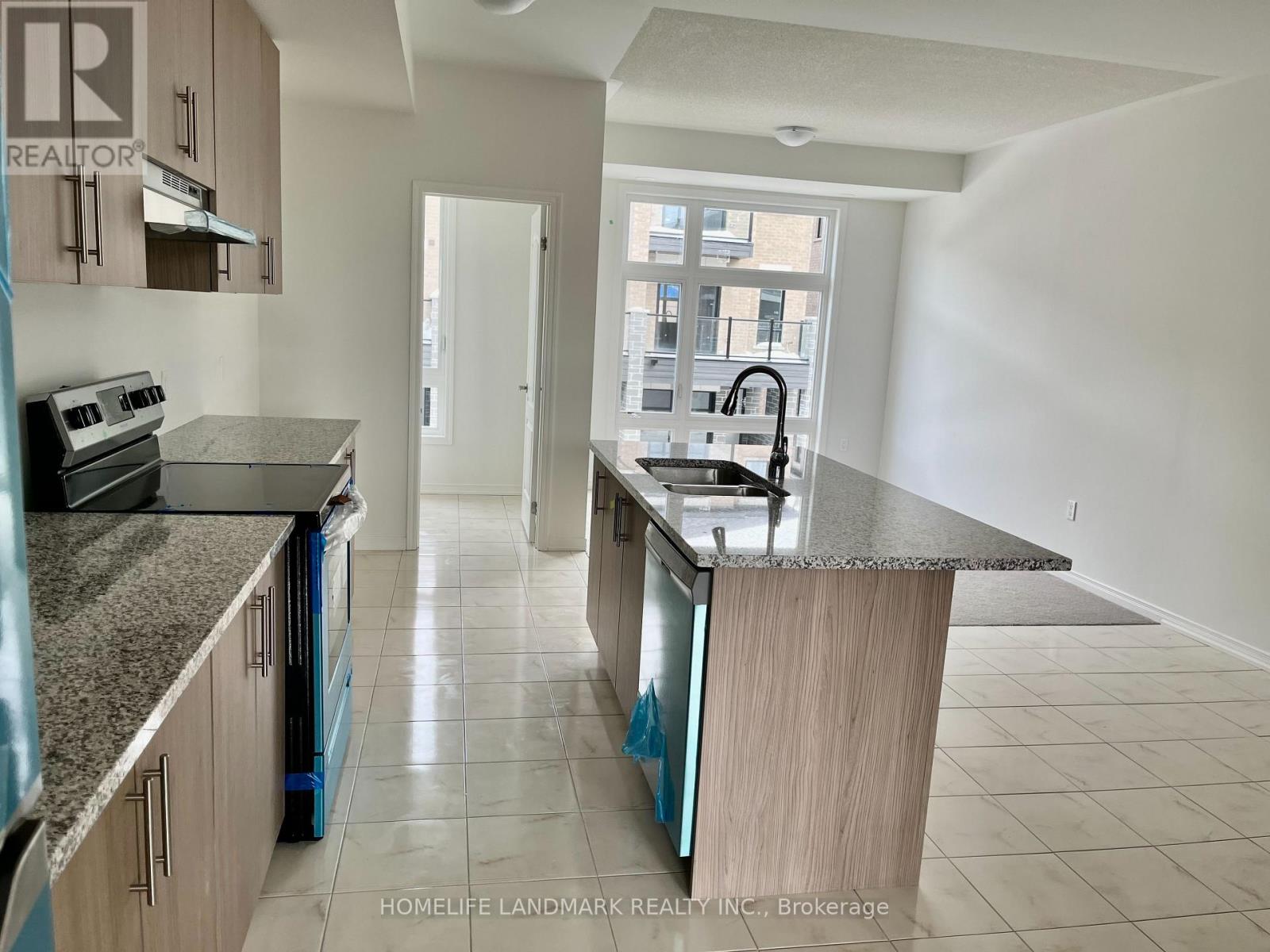 1420 Coral Springs Path, Oshawa, Ontario  L1H 7K5 - Photo 3 - E13594380