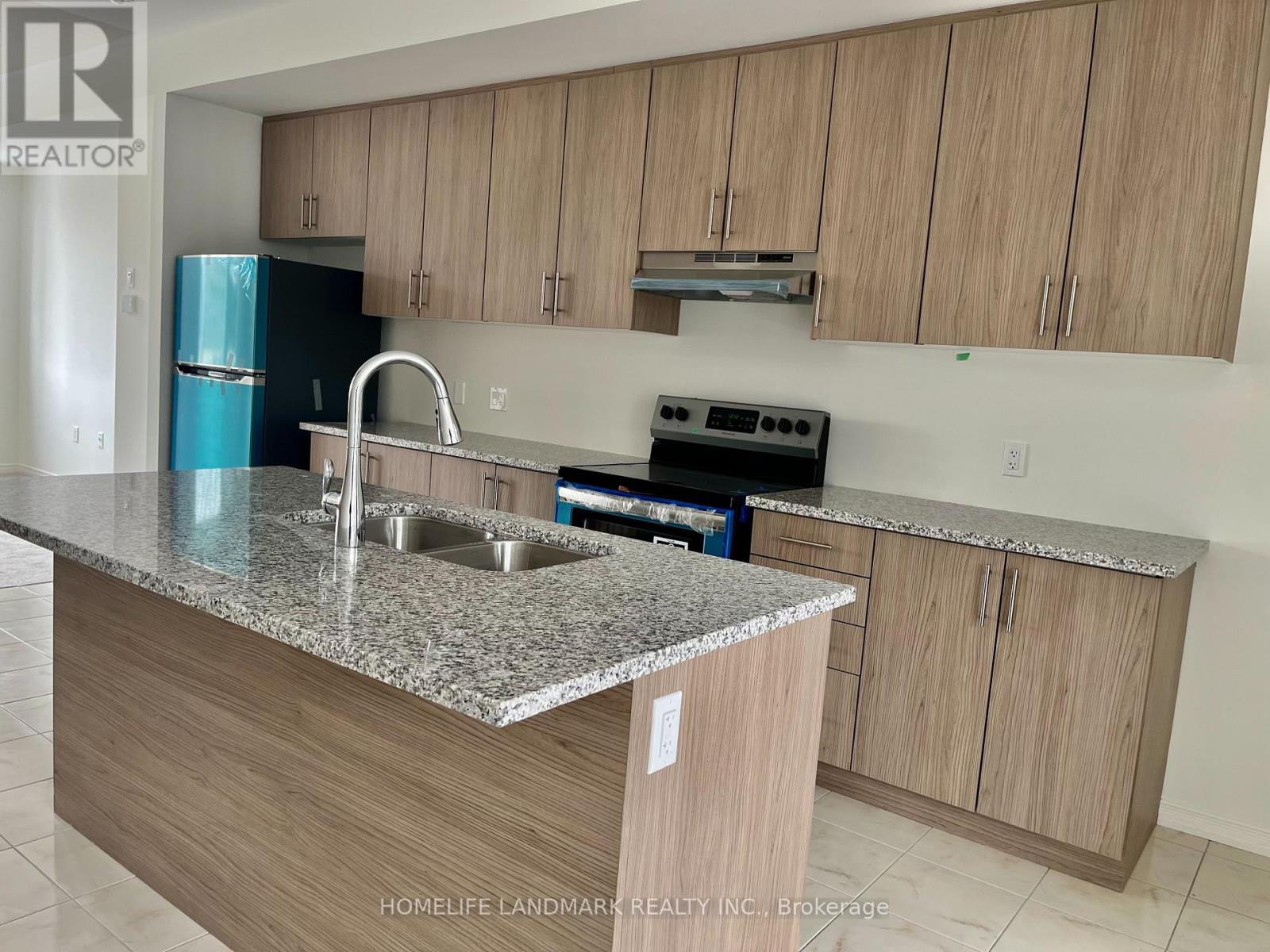 1420 Coral Springs Path, Oshawa, Ontario  L1H 7K5 - Photo 4 - E13594380