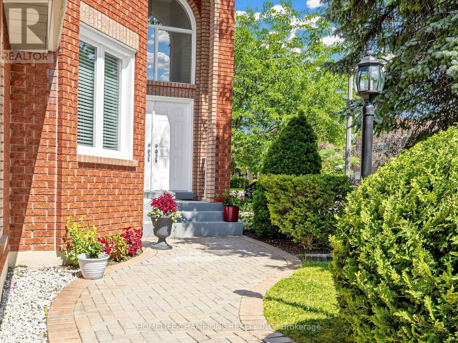 1622 Sandhurst Crescent, Pickering, Ontario  L1V 6R5 - Photo 4 - E13594416