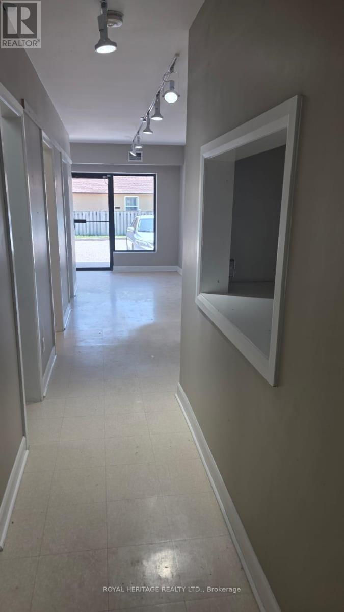 4 - 677 Marksbury Road, Pickering, Ontario  L1W 2T3 - Photo 4 - E13594448