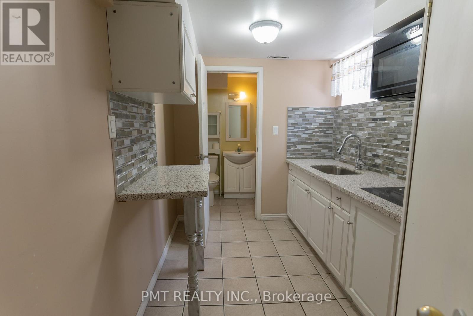 694 Carrying Place, Mississauga, Ontario  L5C 3W6 - Photo 19 - W13594538