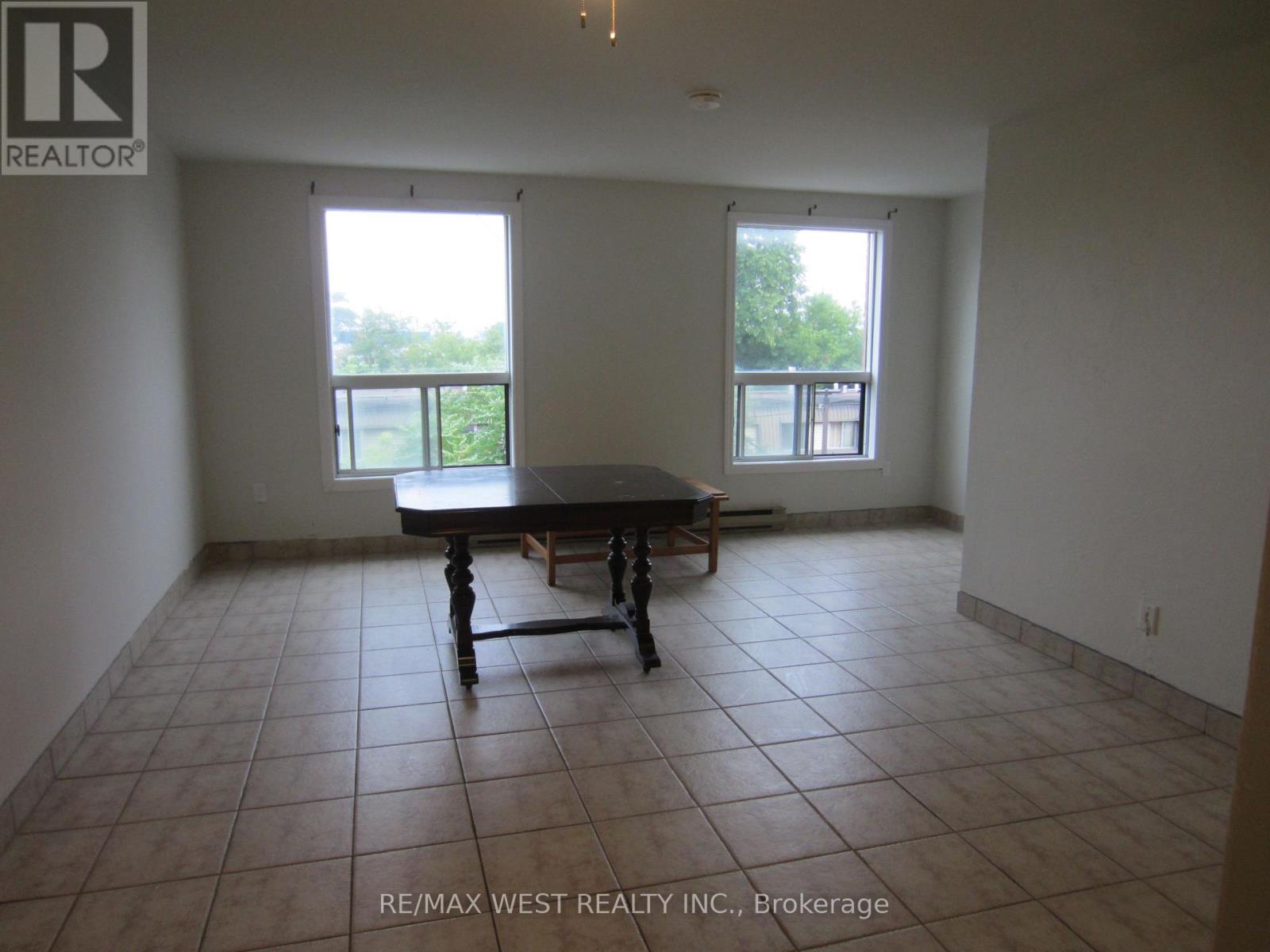 8 - 2965 ISLINGTON AVENUE, Toronto, Ontario
