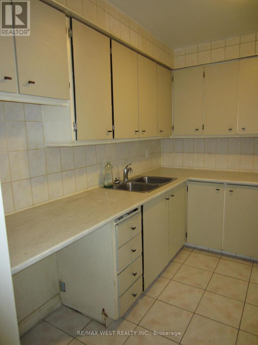 8 - 2965 Islington Avenue, Toronto, Ontario  M9L 2K8 - Photo 2 - W13594540