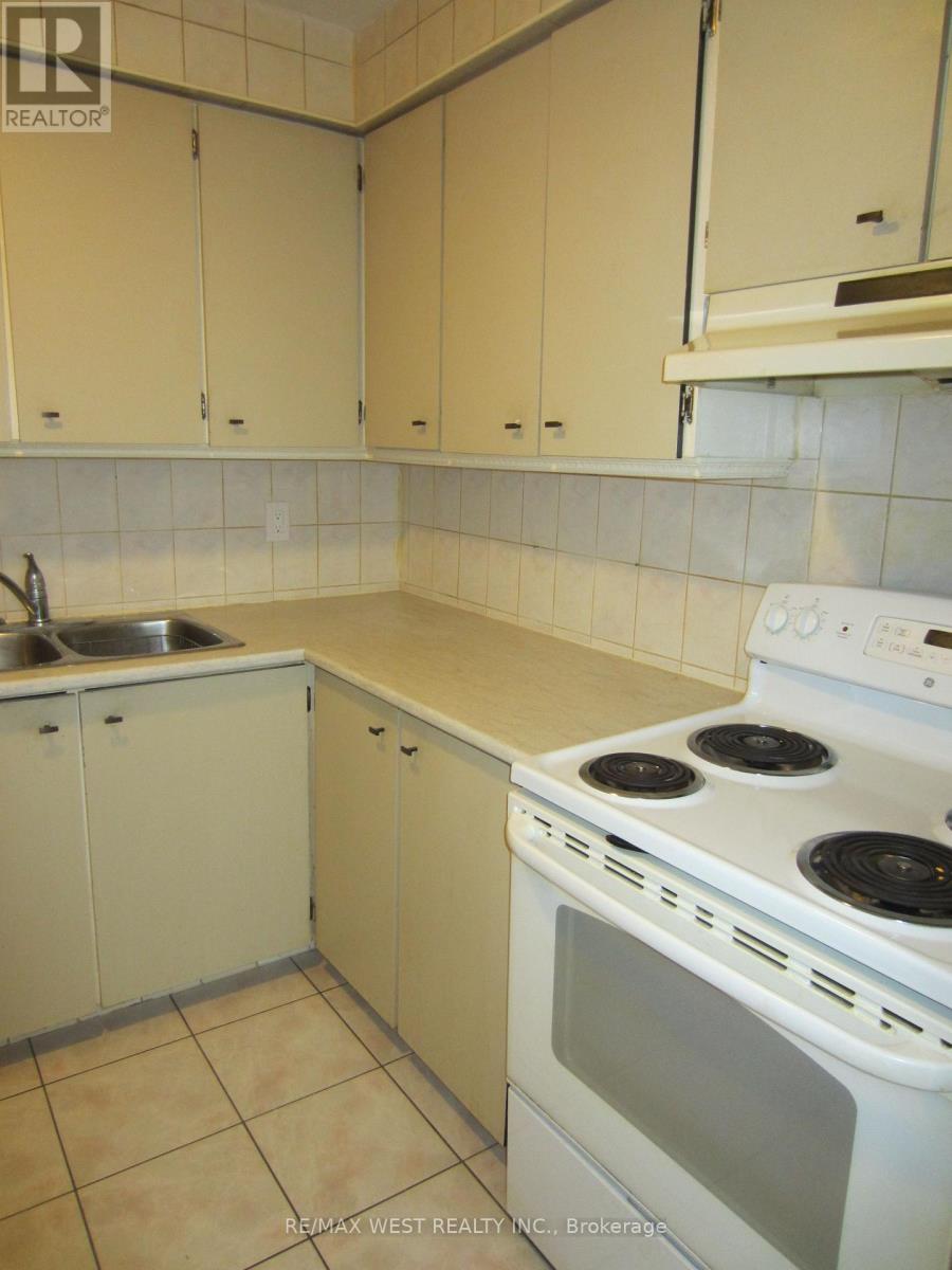 8 - 2965 Islington Avenue, Toronto, Ontario  M9L 2K8 - Photo 3 - W13594540