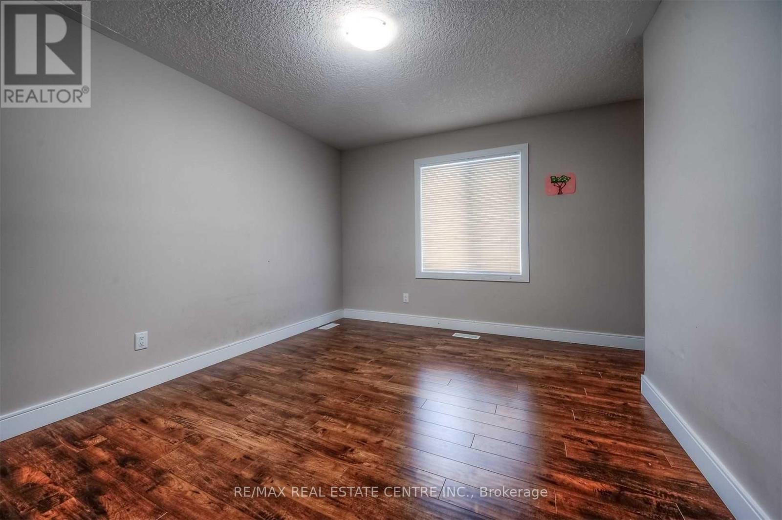 8 - 292 Falcon Drive, Woodstock, Ontario  N4T 0C1 - Photo 12 - X13592900