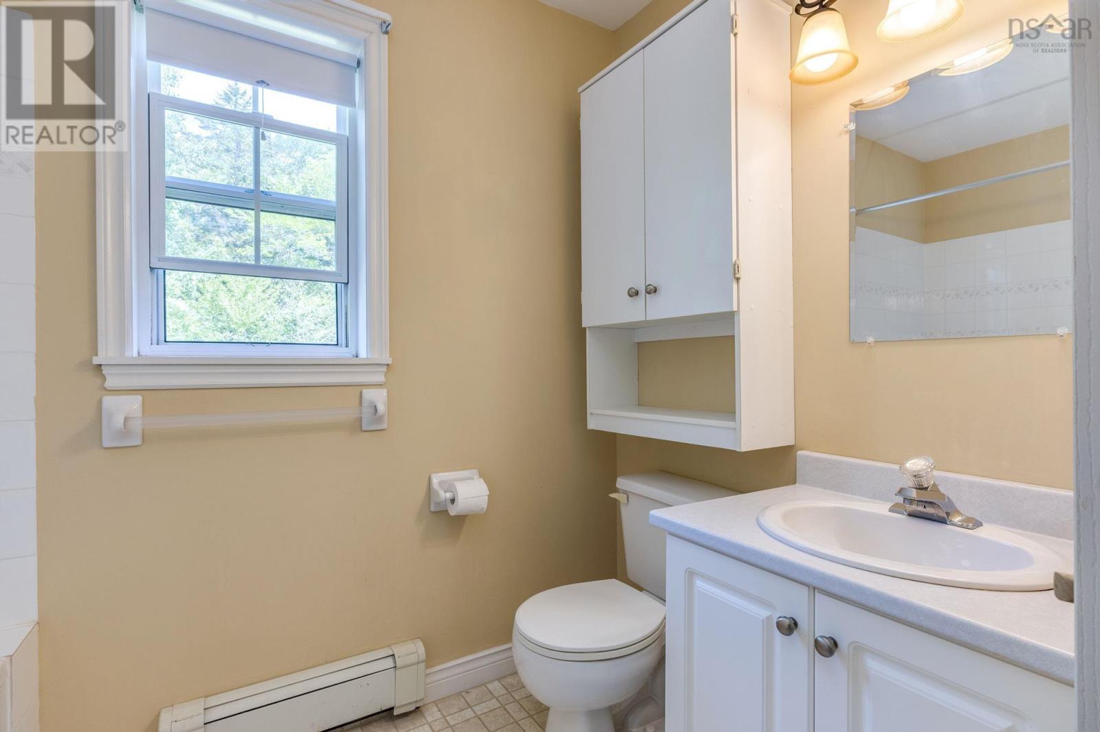 46 Blue Mountain Road, Hammonds Plains, Nova Scotia  B4B 1L1 - Photo 27 - 202618356