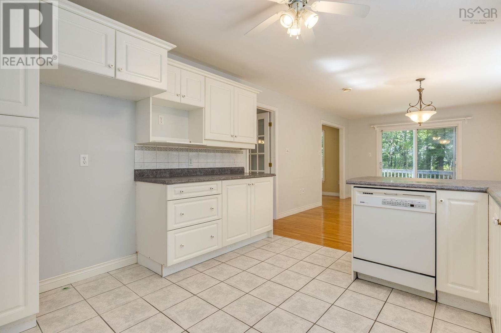 46 Blue Mountain Road, Hammonds Plains, Nova Scotia  B4B 1L1 - Photo 9 - 202618356