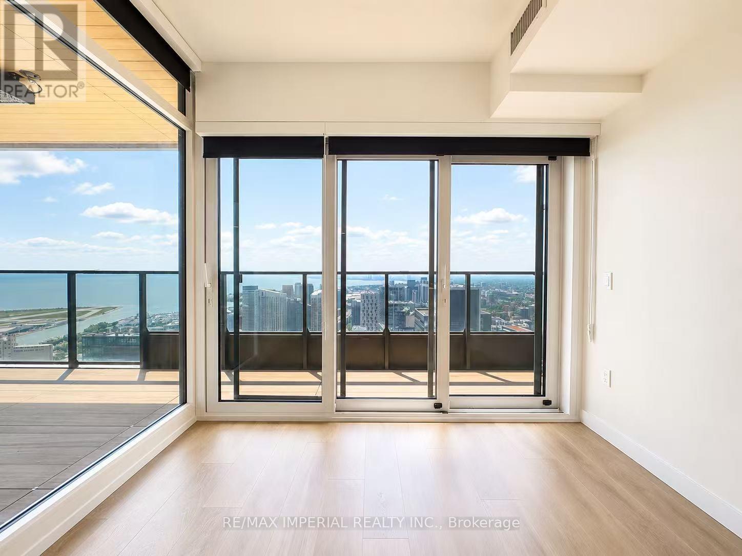 5701 - 3 Concord Cityplace Way, Toronto, Ontario  M5V 0X4 - Photo 3 - C13594670